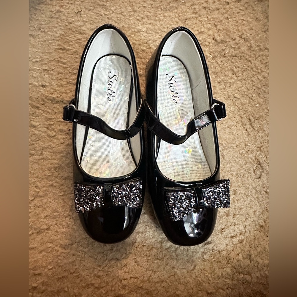 Black Patent Leather Shoes with Kitten Heel